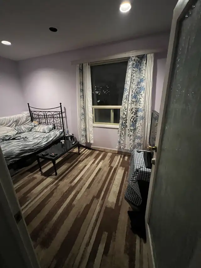 room for rent finch and Bathurst 650$ per month