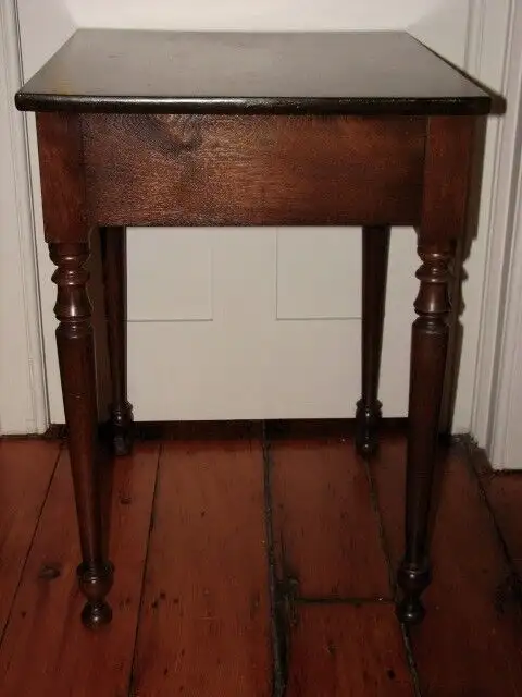 Antique 19th Century Sheraton Walnut Lamp Table with Tiger Maple in Other Tables in Guelph - Image 7