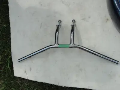 pic 1 Handle bars $40.00 pic 2 Handle bar risers $50.00 416-720-3372 pick up Havelock
