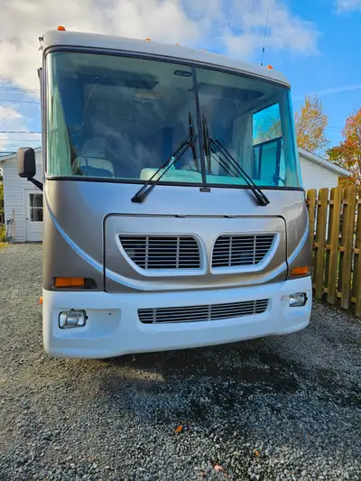 chassis workhorse 7.4 litres injection automatique 4 vitesse 70000 kilometres pneus 19.5 generatrice...