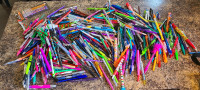 Centaines de stylos en vrac / Lot of pens (hundreds)
