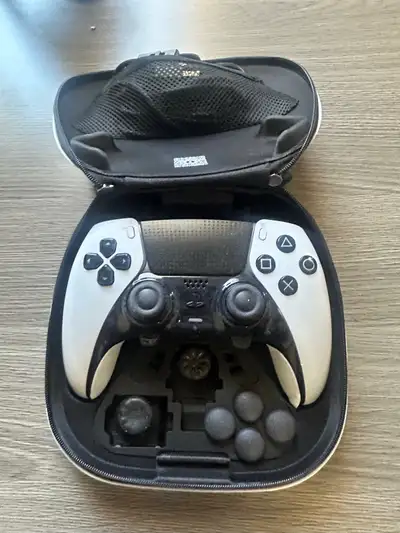 Dualsense Edge Controller w/ Kontrol Freeks grips, View more