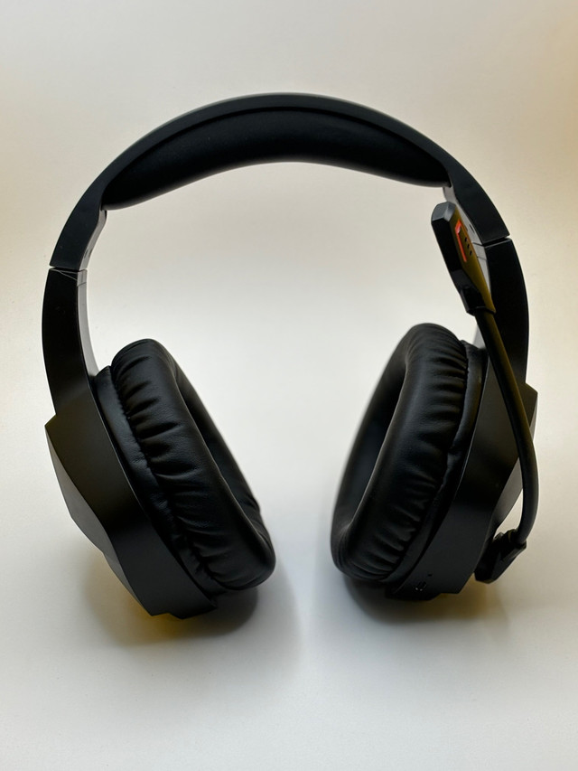BINNUNE 2.4G Wireless Gaming Headset with Microphone in Headphones in Markham / York Region - Image 2