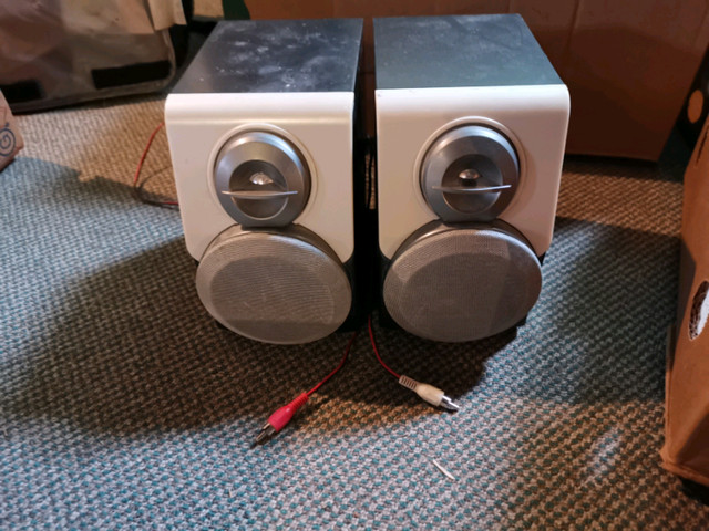 Speakers sound - box # 13 in General Electronics in St. Catharines - Image 2