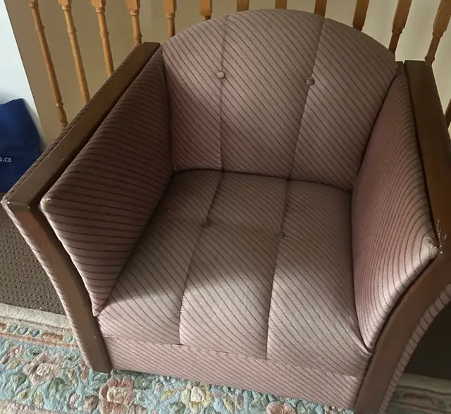free furniture in Free Stuff in Hamilton - Image 4