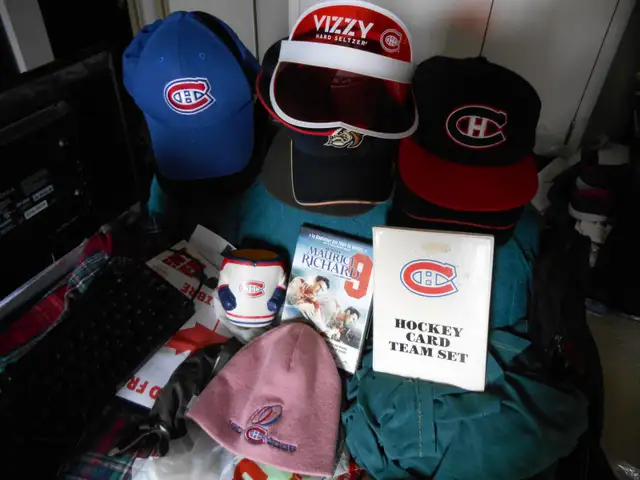 Habs Canadiens hats gloves, jerseys trade4 phone12 in Men's in Ottawa - Image 9