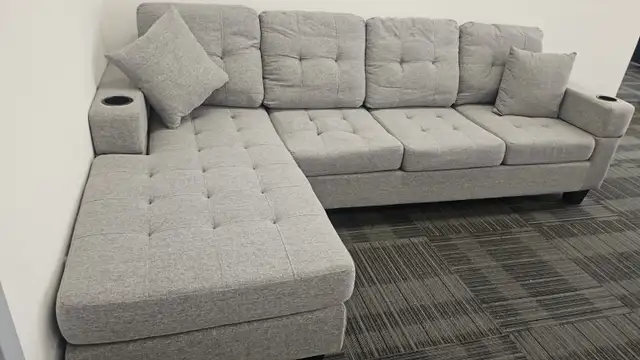 Family 4 Seater Sectional Couch in Couches & Futons in Norfolk County - Image 4