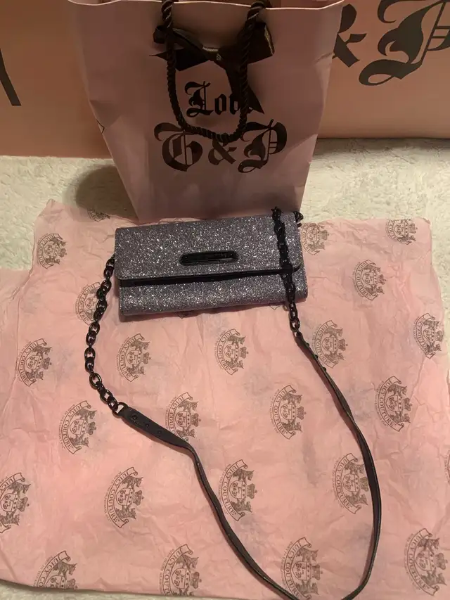 Juicy Couture Y2K Original Pink/Silver Glitter Purse in Women's - Bags & Wallets in Mississauga / Peel Region - Image 6