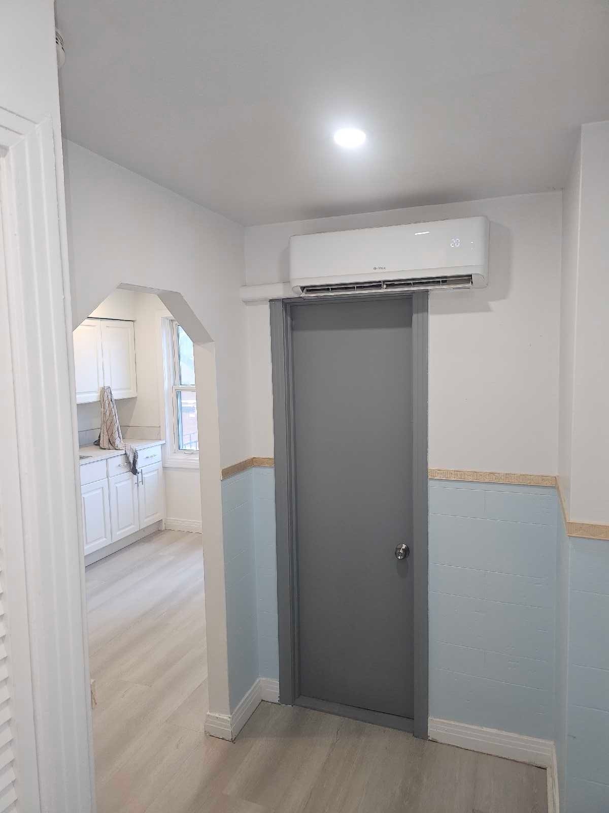 BEAU GRAND 3 1/2 RÉNOVÉ. TOUT INCLUS. — photo 2