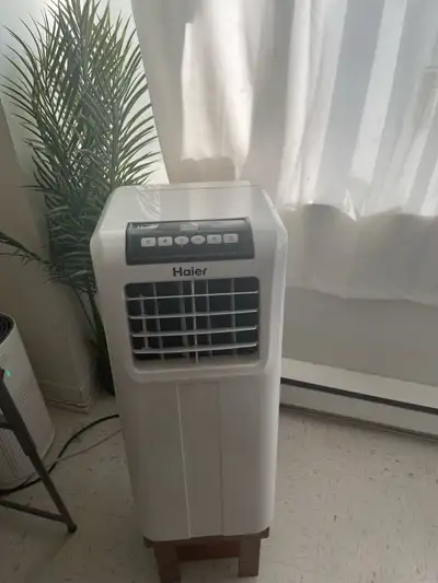Portable Air conditioner - 10 000 BTU with water pump