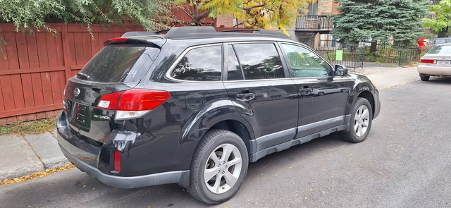 Subaru outback 2.5 Touring 2013 AWD dans Autos et camions  à Ville de Montréal - Image 2