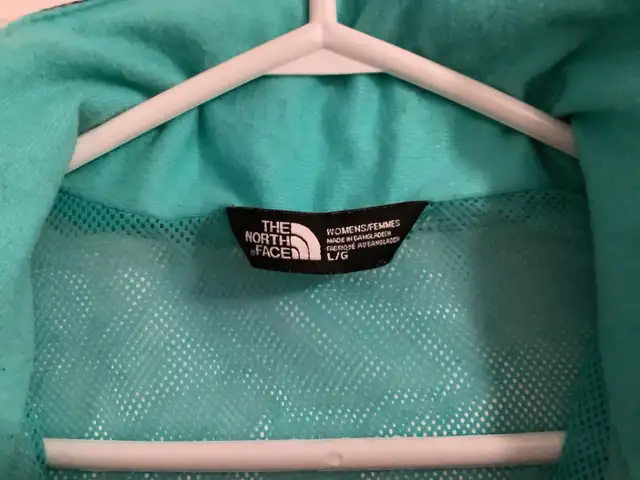 Ladies Northface Jacket in Women's - Tops & Outerwear in Summerside - Image 4