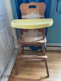 chaise haute pour bébé antique
