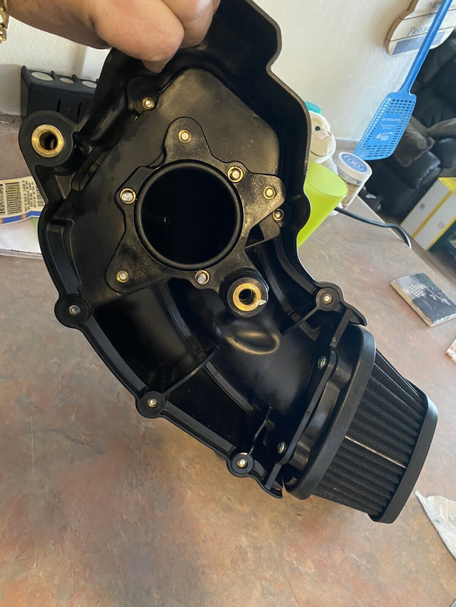 Re2019 Harley Davidson FXDR   OEM air intake in Motorcycle Parts & Accessories in Barrie - Image 3