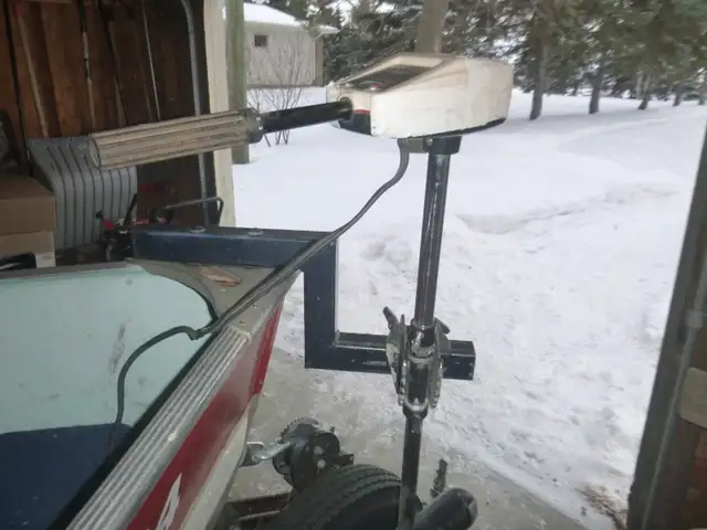 14ft Lund Fishing Boat – 30HP Mercury – Trailer – Trolling Motor in Other in Winnipeg - Image 7