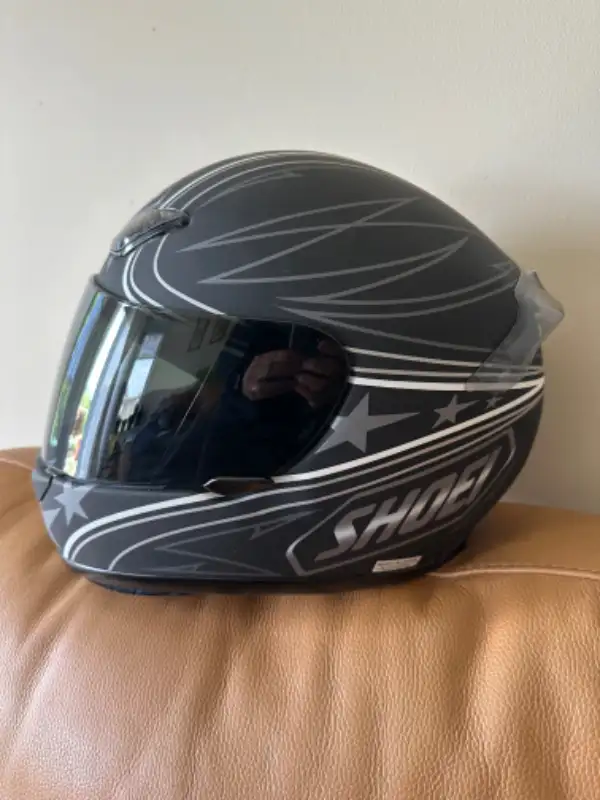Full motorcycle gear set - women plus unisex Shoei RF1000 helmet in Other in Kawartha Lakes - Image 2