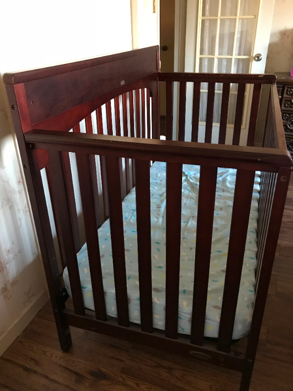 Hardwood Baby Crib in Cribs in City of Toronto - Image 2