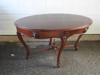 Antique Victorian oval shaped parlour center table late 1800's
