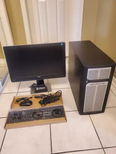 This is a TyAN Transport PX22 comes with a Dell monitor, keyboard, and mouse.