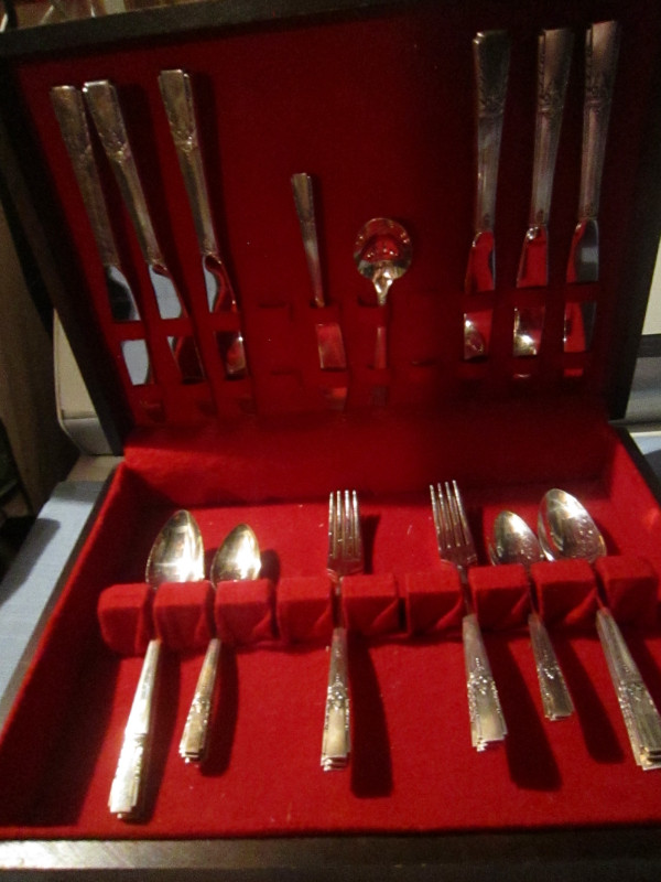 ARTISTIC silverware set, Service for 6 in Arts & Collectibles in Charlottetown - Image 2