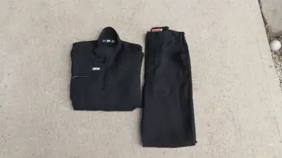 I have a Simpson Nomex Jackets and a pair of pants. I have 1- Adult medium pants 1- Adult medium Jac...