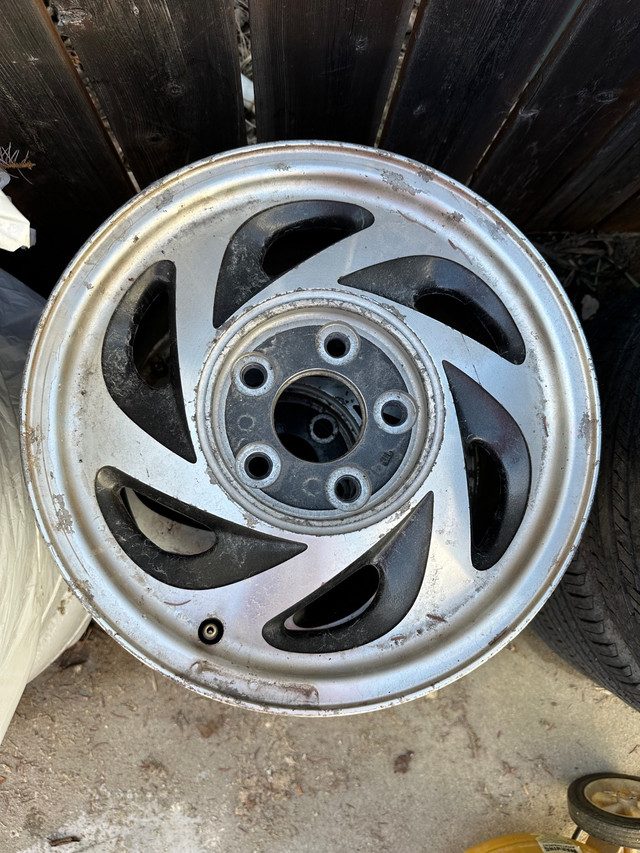 1997 CHEVROLET  S10 BLAZER 15" 6 SLOT Aluminum Wheel Rim in Tires & Rims in Winnipeg - Image 3