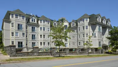 Dalhousie - roommate - Sept 1