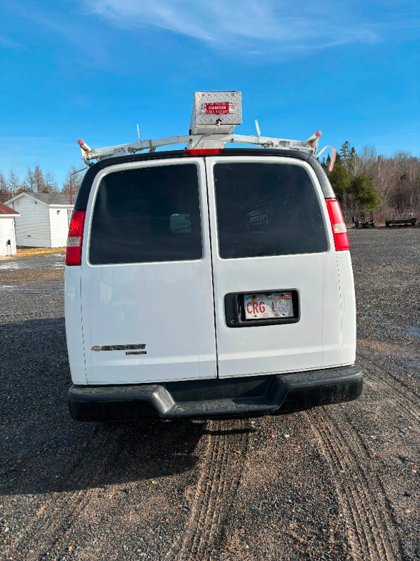 2012 Chevy Express 2500 4.8L V8 169,219kms in Cars & Trucks in Fredericton - Image 3