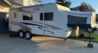 2007 R-Vision Trail Cruiser C191 hybrid travel trailer. This trailer was updated in 2020. We added v...