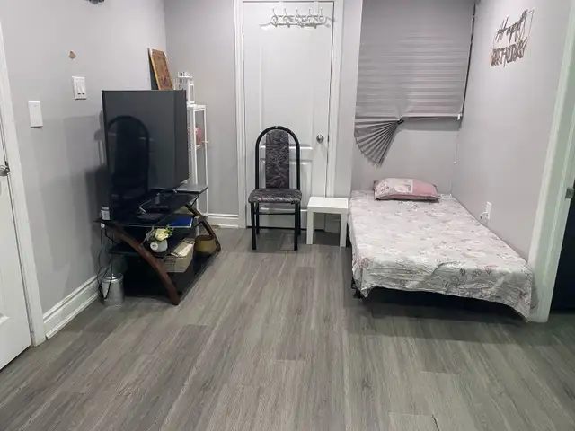 Furnished Room for Rent! (Brampton/Mississauga Border) in Room Rentals & Roommates in Oakville / Halton Region - Image 2