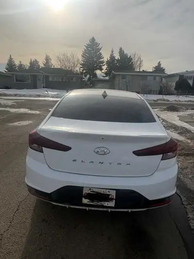 Hyundai Elantra limited 2020 96000 km, View more