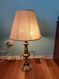 Lampe de table / salon avec pied en laiton