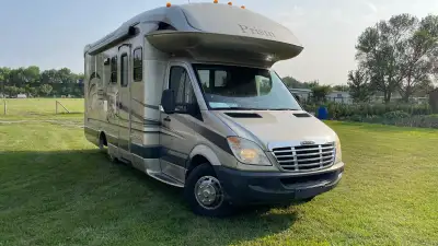 Selling on behalf of my parents, who have owned this Coachmen M230 Class C motorhome for a number of...