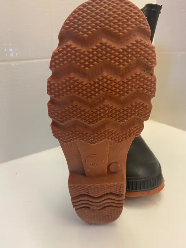 Men's Waterproof Rubber Rain Boots, Black with Red Sole, Size 6 in Men's Shoes in Markham / York Region - Image 3