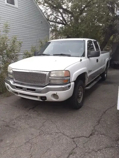 2004 GMC SIERRA 3/4 ton 4x4 excab 6.2 motor 377000kms for TRADE