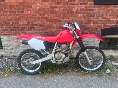 For Sale: 2001 Honda XR400R $4300 Legendary XR reliability This bike is bulletproof, easy to maintai...