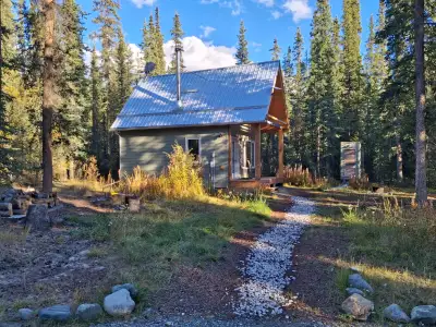 A dry cabin, beautiful and cozy, very well insulated, totally furnished, equipped and tastefully dec...