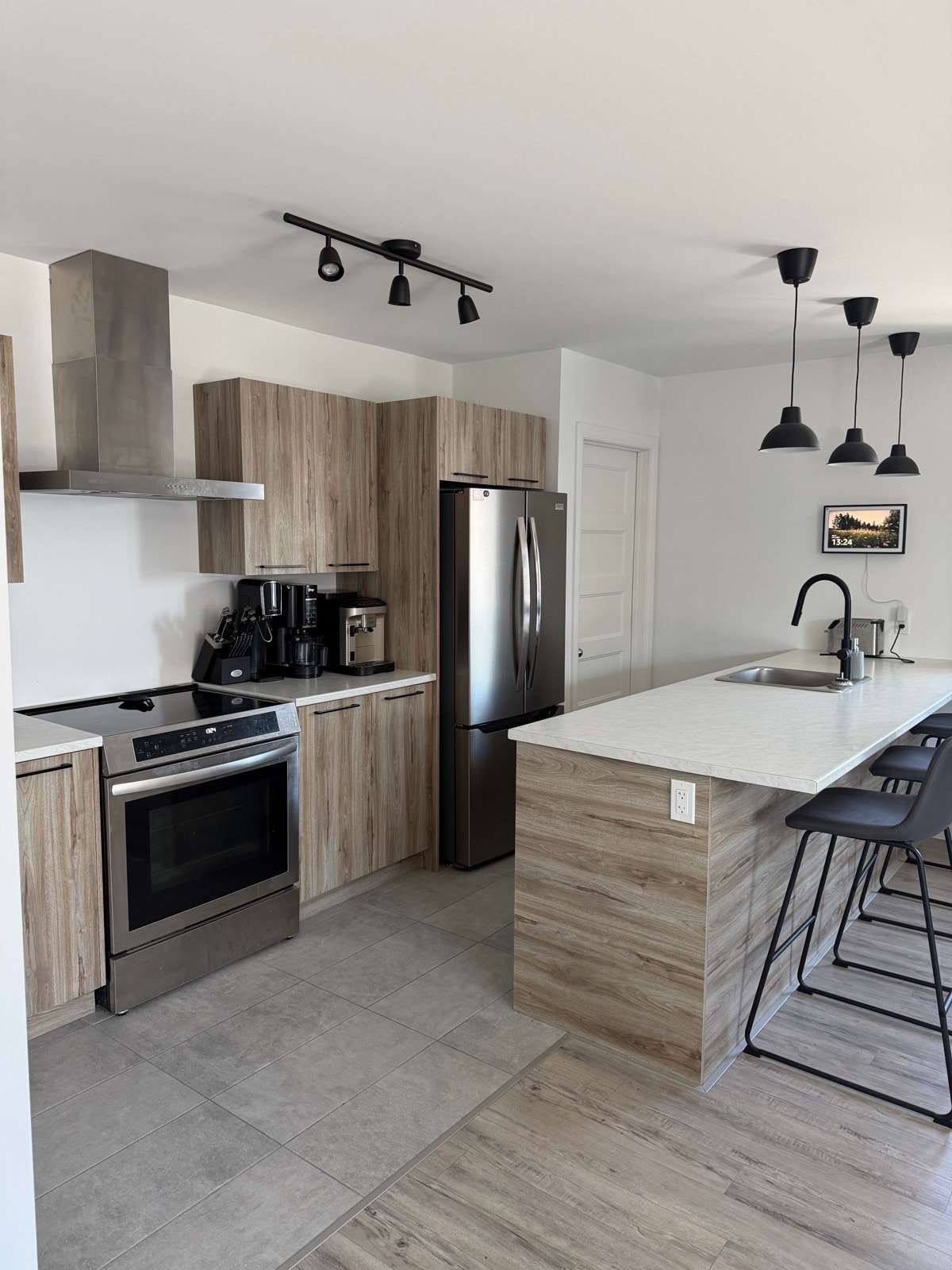 appartement 4 et demi + — photo 1