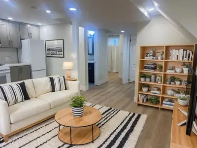 2 Bd Entire Apt INCLUSIVE-High Park, Subway, laundry, Dishwasher
