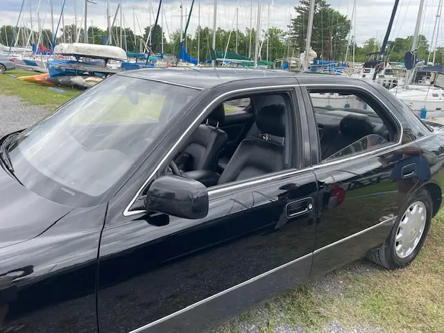 1995 Lexus LS 400 in Cars & Trucks in Ottawa - Image 9