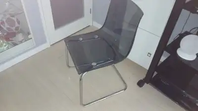 Chair from IKEA, Voir plus