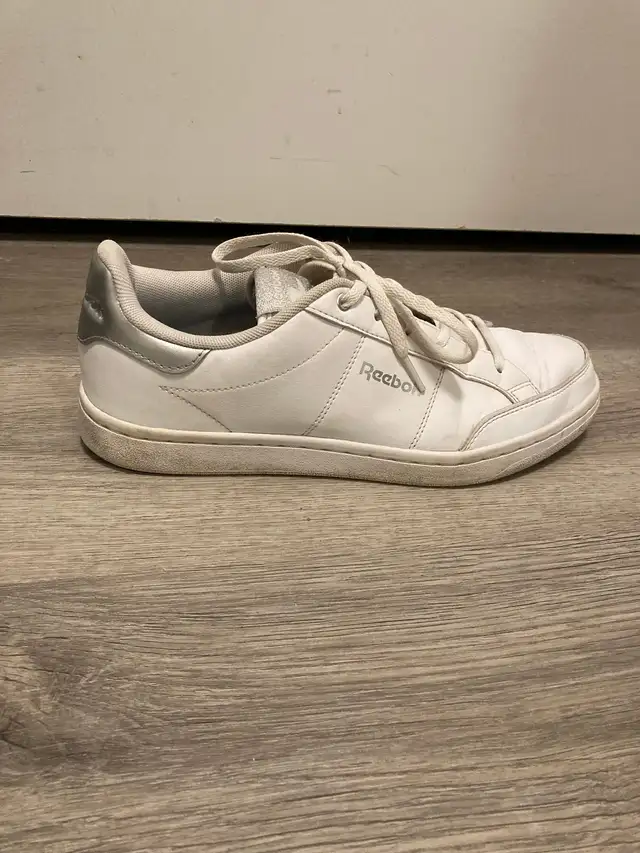 Women's Reebok Shoes in White and Silver, Size 10 in Women's - Shoes in Kitchener / Waterloo - Image 5