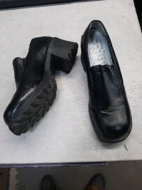 Ladies Black leather shoes size 10