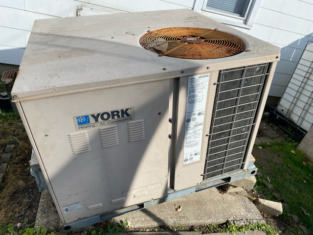 York outdoor furnace / AC package unit in Heaters, Humidifiers & Dehumidifiers in Windsor Region