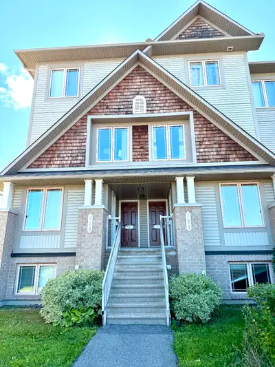 Condo for rent in Orleans