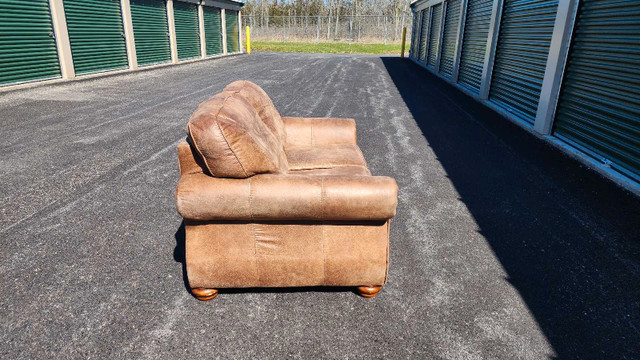 Leather Love seat in Couches & Futons in Kingston - Image 4