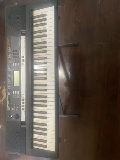 Selling Yamaha PSR - E243, View more