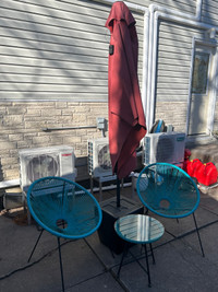 Bistro set with umbrella table stand 