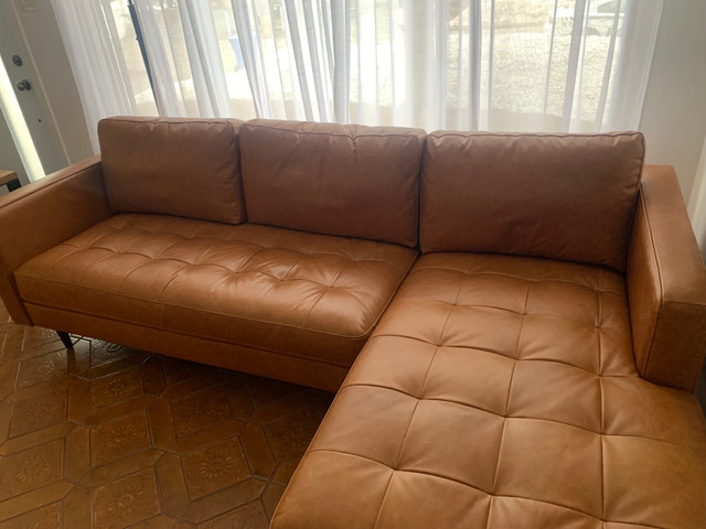 Sectionnel en cuir Structube dans Sofas et futons  à Laval/Rive Nord - Image 3