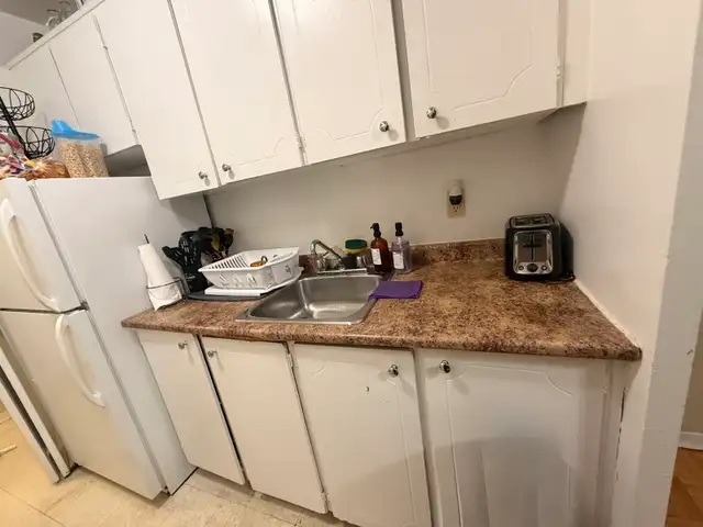 Female private room for rent in Room Rentals & Roommates in Ottawa - Image 11